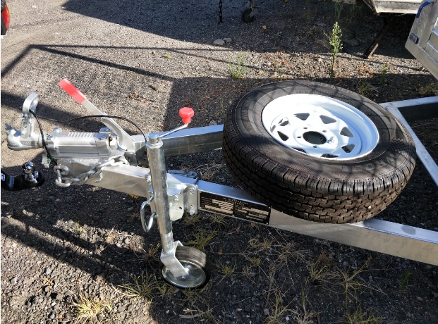 12x6-trailer-spare-wheel-and-jockey-wheel-area