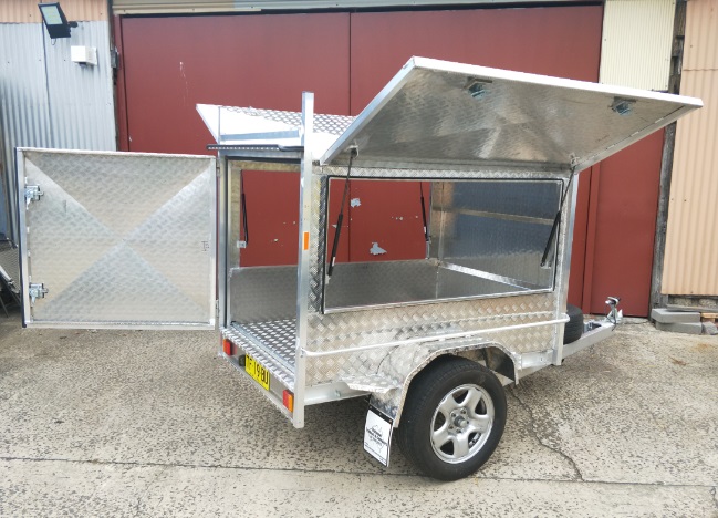 6x4-enclosed-trailer-from-rear-doors-open